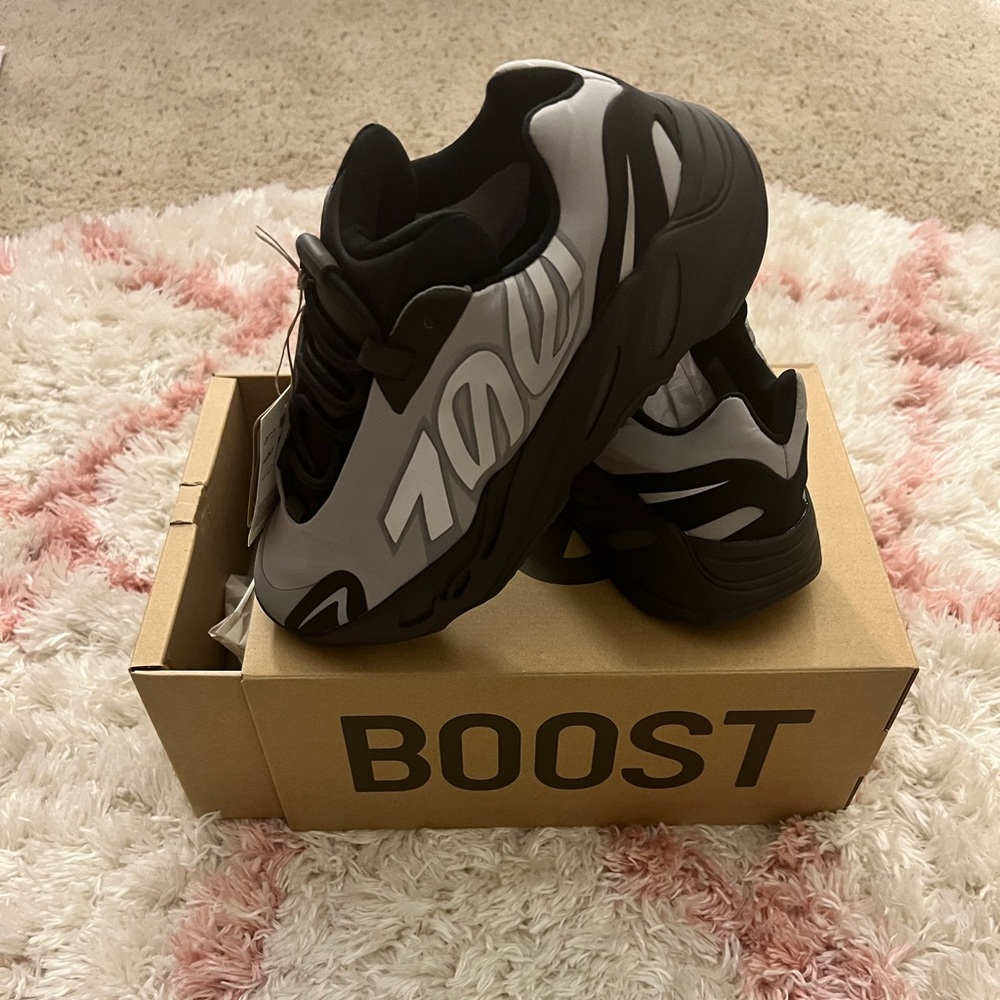 New pair of 700s. In box with tag.